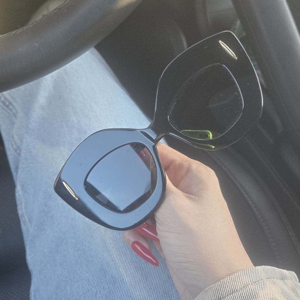 Sunglasses - Picture 3 of 10